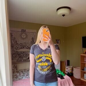 Pittsburgh Steelers Women’s V-Neck T-Shirt – Size M